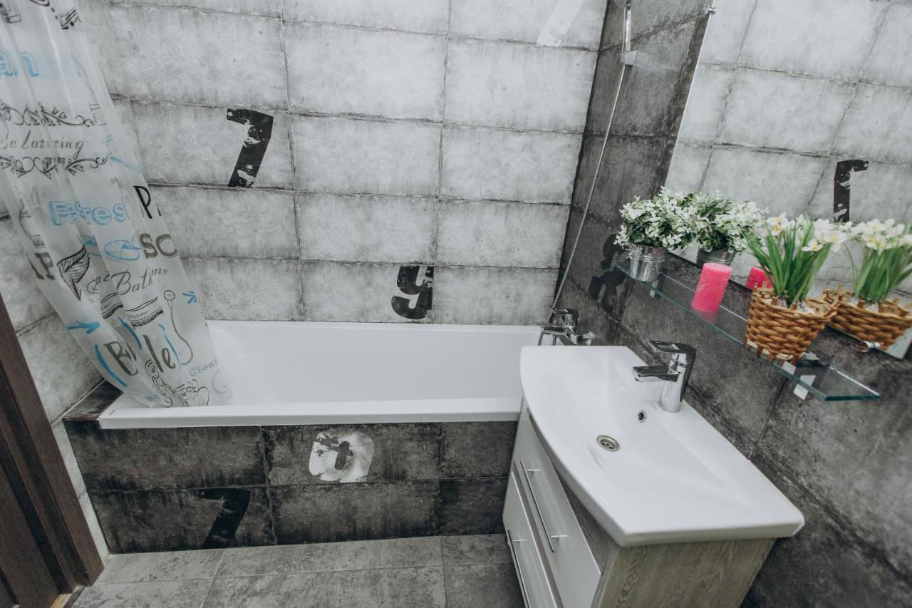Luxury Apartments Neer Lavina スームィ エクステリア 写真